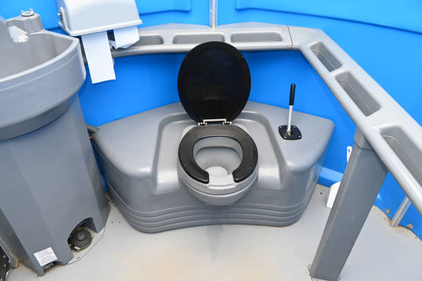 Best Portable restroom trailer rental  in Aurora, TX